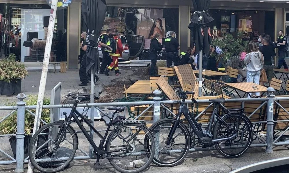 Γερμανία: Όχημα έπεσε σε πλήθος στο Βερολίνο – Δεκάδες τραυματίες